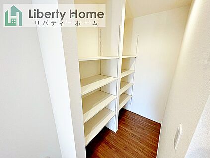パントリー収納（5号棟）