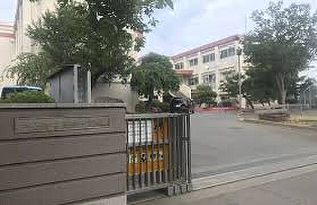 水戸市第四中学校（約900m）