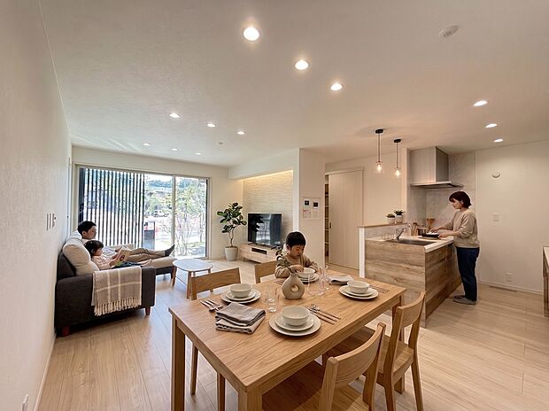 ６号地LDKイメージ画像
※掲載画像はAIを使用して作成したイメージです。実際の建物・仕様・景観等とは異なります。