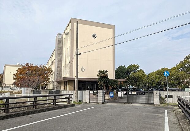 お子様の通学も安心の好立地!「高松市立木太南小学校」まで徒歩約10~11分(約790~820m)