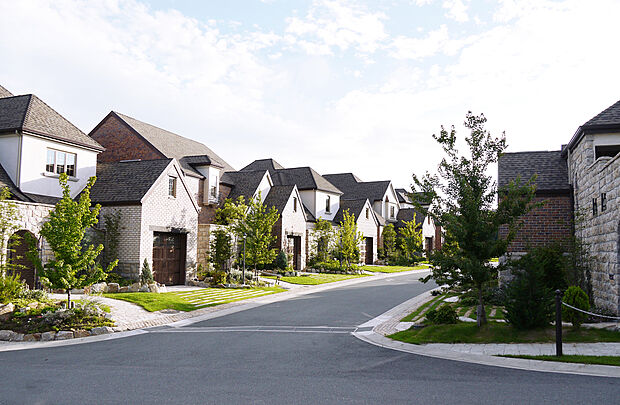 【アンティーク通り】街づくりをするうえでコンセプトを持ち、アンティークな街を作っています。