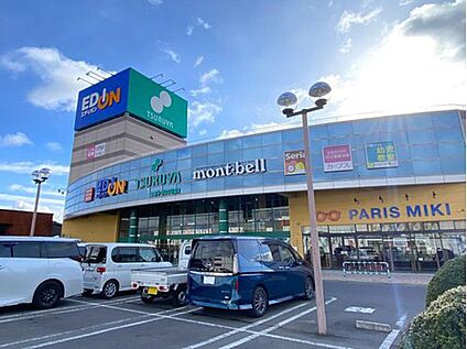 青木島ショッピングパーク 660m (徒歩9分)