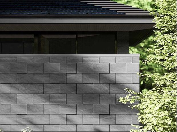 【「ナノ親水タイル」外壁】汚れが付きにくく、雨のチカラで汚れを洗い流す「ナノ親水」タイル。美しさを保つとともに、高硬度でキズにも強く色あせもほどんどない素材でメンテナンスコストを軽減できます。