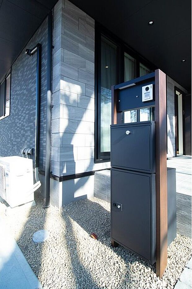 【玄関】No.4 宅配ボックス一体型のポストで、置き配にも対応!
