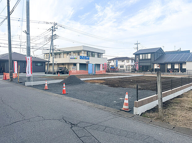 【No.2】道路との高低差がない区画で、外構の費用も抑えやすいです。ライフラインも揃っています。