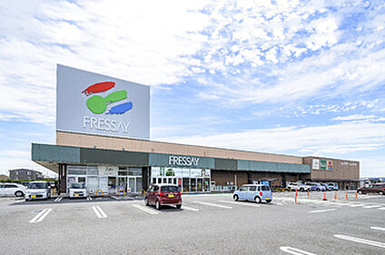 フレッセイ大利根店 約700～750ｍ(徒歩8分～10分)