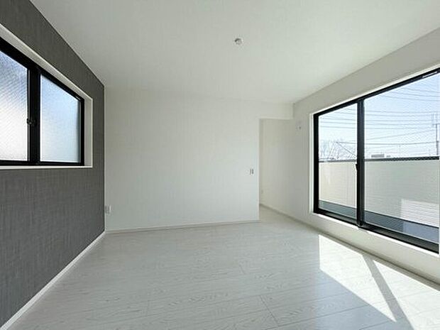 【洋室】充実した生活は伸びやかな居室空間から始まります。快適に・伸びやかに。心の潤いを求める方々へ。