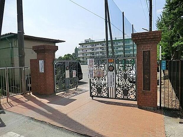 さいたま市立 白幡中学校(約2,201m)