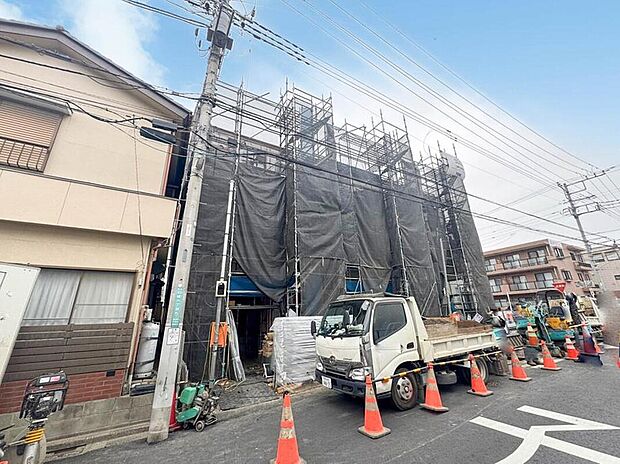 【現地外観写真】陽当りや通風性など各所に施された工夫で住みやすさを実現。部屋の大きさや周辺環境・街並など、資料には掲載していない情報が現地にはたくさんございます。是非ご確認下さい。