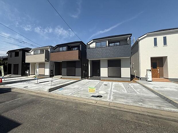 【前面道路含む現地写真】【ぜひ現地をご確認下さい】陽当りや通風性など各所に施された工夫で住みやすさを実現。部屋の大きさや周辺環境・街並など、資料には掲載していない情報が現地にはたくさんございます。是非ご確認下さい。