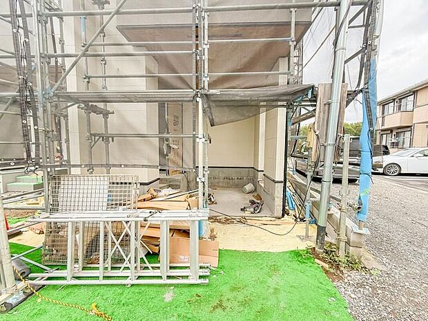 【駐車場】3号棟 毎日の生活にマイカーが必須という方は、購入を検討する際、駐車場があることは大事な条件です。毎日の通勤や家族の送迎、買い物やお出かけなどクルマのある暮らしを満喫したい方は要チェック。