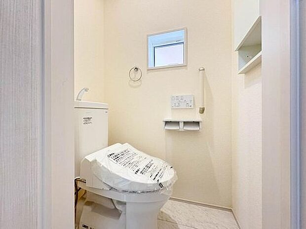 【【トイレ】】いつも清潔なスペースであってほしいのが毎日使うトイレです。掃除がしやすいのはもちろん、落ち着けるスペースとして機能することも大切です。