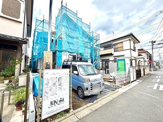 【【外観】】家は一生のお買物。自分ならではの家族ならではの、家にしたい。書斎を設ける。子どものプレイングルームを設ける。趣味のオーディオルームを設置する。夢を追うオンリーワンの家です。