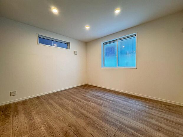 全室6帖越えのゆとりある設計。お子様が大きくなっても手狭になることなくのびのびと生活頂けます。一人一人の個性溢れるお部屋創りを楽しんで頂けます。