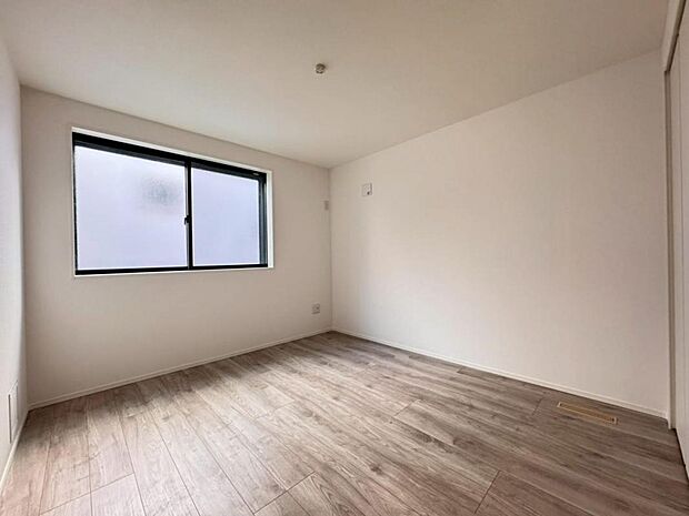 全室ゆとりある設計。お子様が大きくなっても手狭になることなくのびのびと生活頂けます。一人一人の個性溢れるお部屋創りを楽しんで頂けます。【施工例写真】