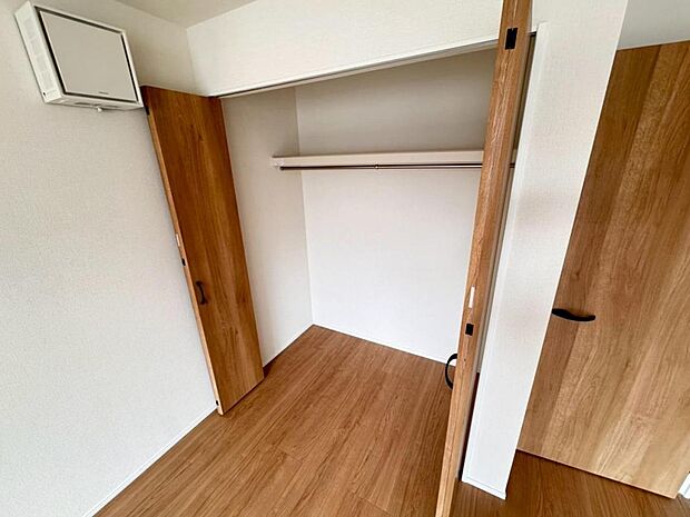 全室に収納を設けております。適材適所に収納があるので居住スペースを圧迫することなくスッキリ収納が叶います。