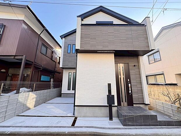 【外観】木造2階建て設計、3LDK+ロフト+カースペース。暮らしを豊かにサポートする仕様設備や広々としたキッチンなど魅力が詰まったお住まいです。