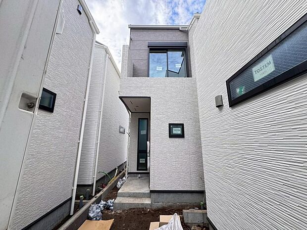 【外観】木造２階建て設計、３ＬＤＫ＋カースペース。暮らしを豊かにサポートする仕様設備や広々としたキッチンなど魅力が詰まったお住まいです。