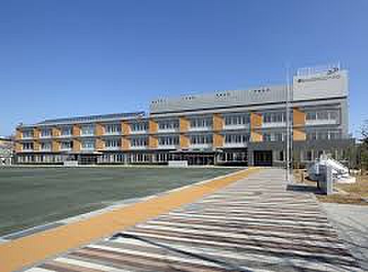 世田谷区立城山小学校（約401m）