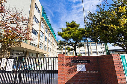豊島区立池袋第一小学校（建て替え工事中） 357m