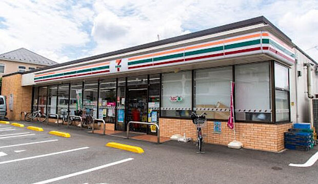 セブン-イレブン 世田谷北烏山8丁目店(約934m)