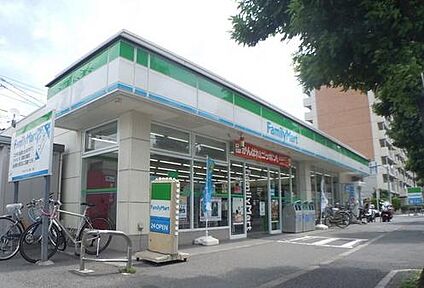 ファミリーマート 上鷺宮二丁目店 610m