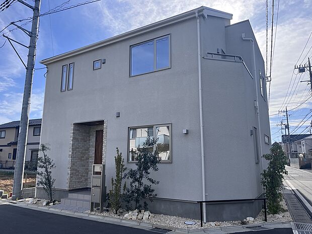 【8号棟】
外構工事までが完了致しました！
ご来場お待ちしております♪