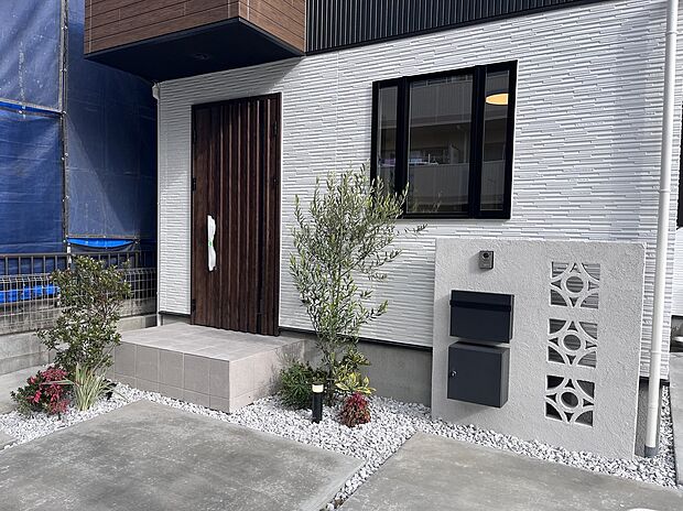 【外構工事まで完了しております!】ゆとりのある敷地で叶う18帖越えのLDK!