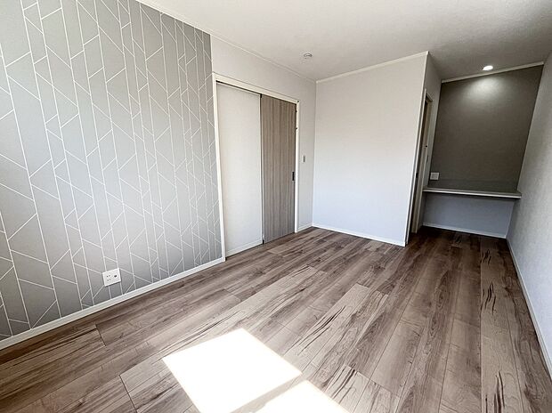 【2階洋室】全居室に収納を設けております。