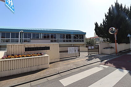 富士見市立関沢小学校 約600ｍ(徒歩8分)