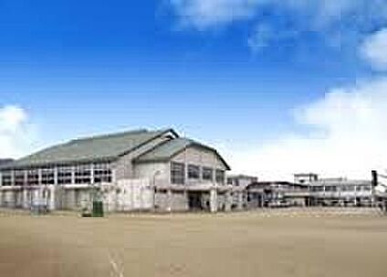 葛城市立忍海小学校 500ｍ(徒歩7分)