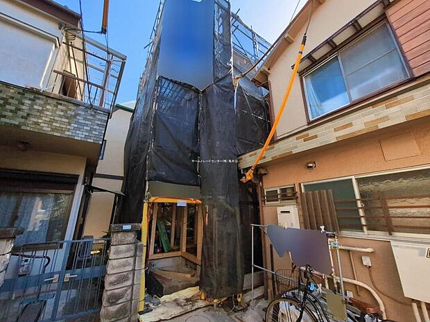 ≪現地ご案内は便利なネット予約も可能です!お気軽にお問い合わせください♪≫
今なら建築中の様子をご覧になることができます!地震に強いオリジナル工法を是非お確かめ下さい♪