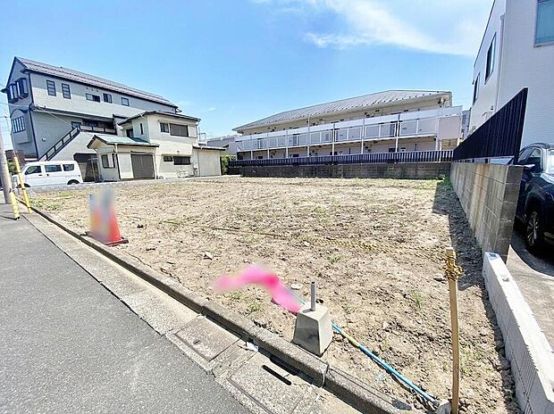 ≪内覧以外にも資金計画やライフプランに寄り添ったご提案をいたします♪≫
小学校徒歩3分、中学校まで徒歩9分。最寄りスーパーまで徒歩5分の、ご家族みんなが暮らしやすいエリアです♪