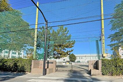 江戸川区立小岩第三中学校 280m(徒歩4分)