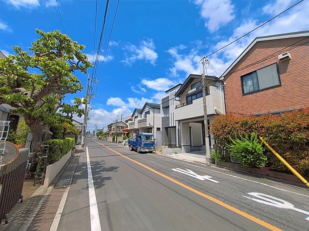 【前面道路含む現地写真】≪見学予約可能！≫
現地をご覧いただきながら、住まいの夢をお聞かせください。