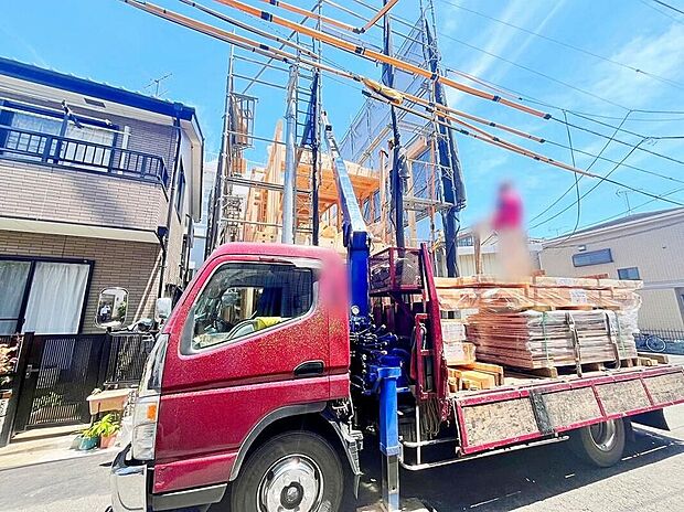 【現地外観写真】現地(2026年6月)撮影○充実の最新設備でワンランク上の新生活を!☆センサーで操作できるタッチレス水栓☆床暖房で足元から暖かく、ほこりが舞わずクリーンな室内♪