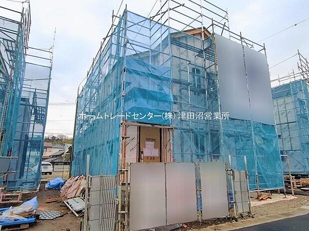 美しい緑と良好な住環境が守られてきたこの街に、新築戸建てが誕生致しました。穏やかな空気の流れる落ち着いた住環境です。ぜひ、現地へ足をお運びいただき実際の環境・陽当たりをご確認下さいませ♪