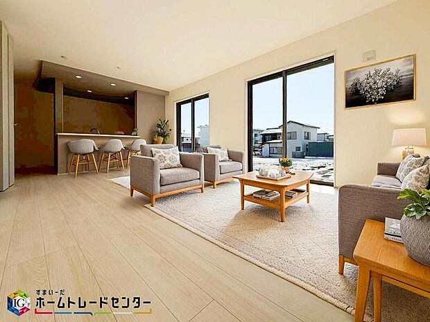 家族みんなが揃う場所だからこそ一番に陽当たりを考慮し明るくゆったりとくつろげる場所として設計しております。※こちらはCGで画像生成したイメージ画像になります。家具などは付いておりません。