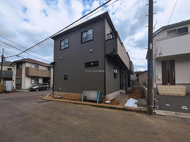 【現地外観写真】☆A号棟☆
資料送付・ご見学即対応！建物完成しておりますので、室内ご内覧いただけます♪ご不明点等、スタッフがしっかりと説明させていただきますので、安心して現地をご覧ください♪