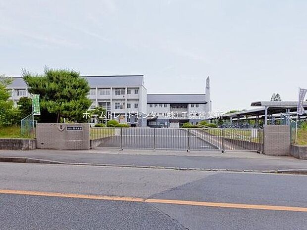 成田市立西中学校（約1,667m）