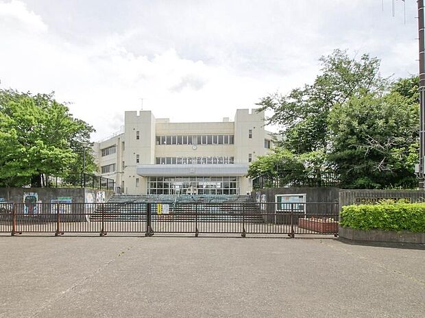 印西市立木刈小学校（約1,700m）