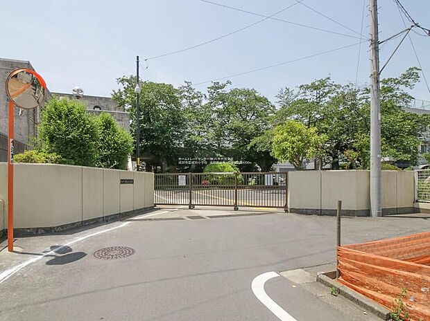 成田市立成田小学校（約1,300m）