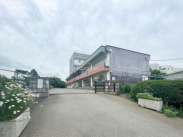 八千代市立勝田台中学校(約1,100m)