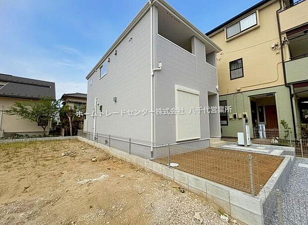 【現地外観写真】当物件のご案内につきましては、営業スタッフが丁寧に御対応します♪休日、お仕事帰りなど、ご都合に合わせていつでもご案内いたします♪