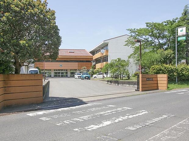 佐倉市立臼井西中学校(約740m)