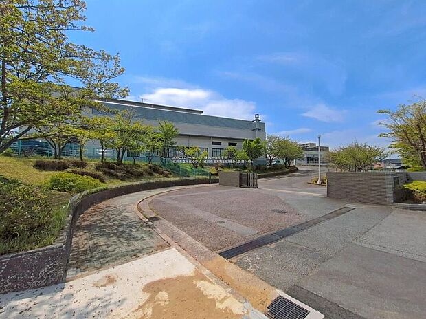 成田市立平成小学校（約1,210m）