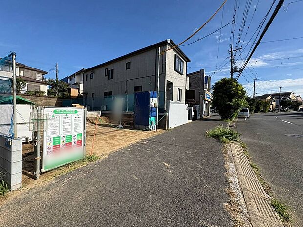 【現地写真】【施工例ご案内できます♪】良好な住環境が守られてきたこの街に、新築戸建てが誕生します。穏やかな空気の流れる落ち着いた住環境です。【2026年8月撮影】