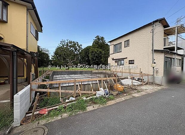 【前面道路含む現地写真】この風景が暮らしの一部に。毎日がイキイキと笑顔溢れる暮らしの始まりです♪ぜひ一度この見晴らしを体感してみませんか♪ご都合の良い時 自由に外観ご覧になれます。ご内見ご希望の際はぜひお気軽にご連絡下さい♪