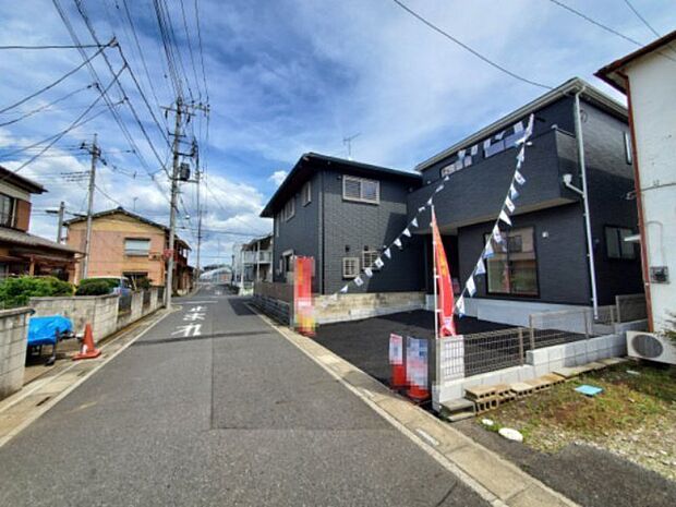 前面道路含む現地写真です