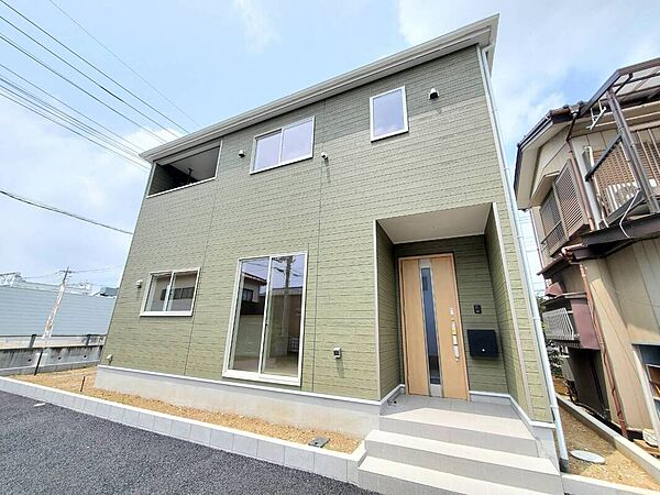 敷地53坪超×駐車3台可！テレワークルーム付き4LDK新築戸建♪ LDK16帖、主寝室8帖のゆとりある住まい。バス停徒歩2分で通勤・通学にも便利です。
